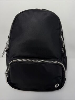 NWT Lululemon Everywhere Sling Bag Black with Silver Accents